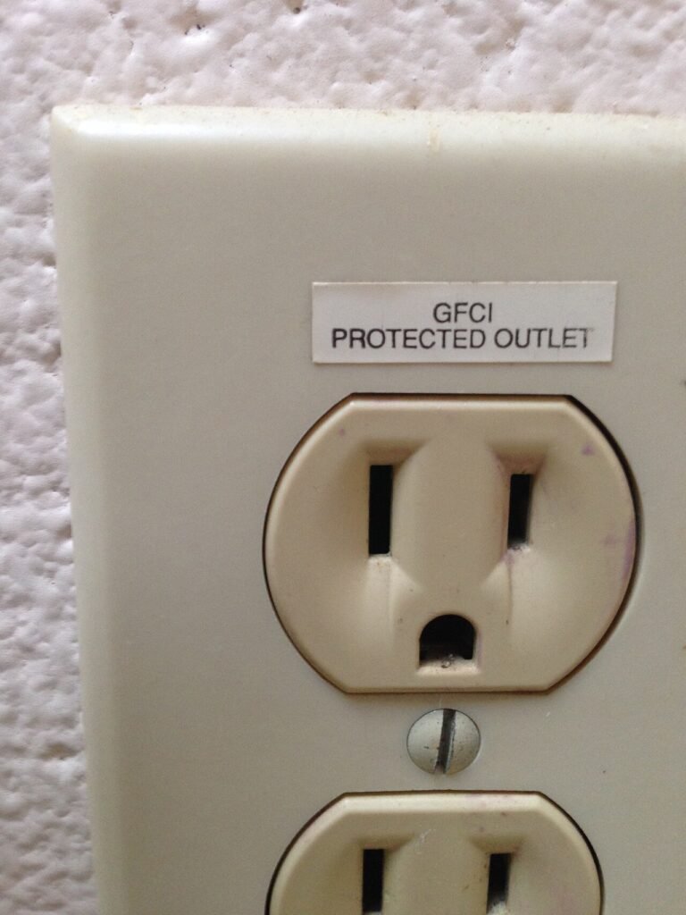 GFCI protected outlet (28904168566).jpg