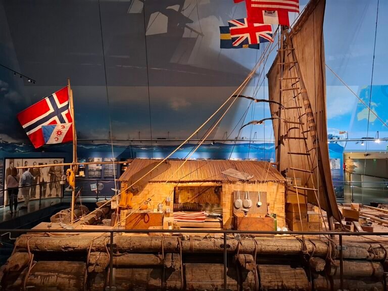 Kon-Tiki raft, side view.jpg