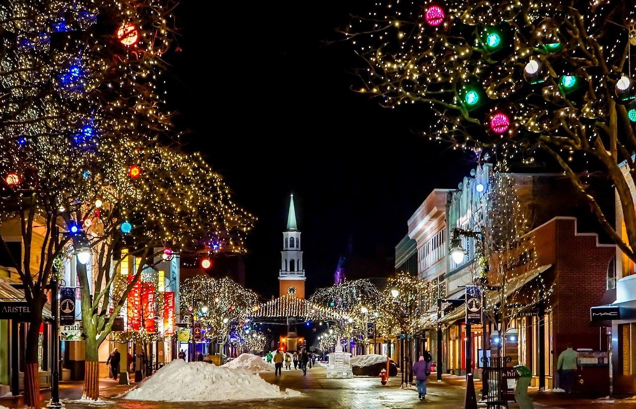 pixabay-acker-night-turns-downtown-prescott-into-a-december-music-wa