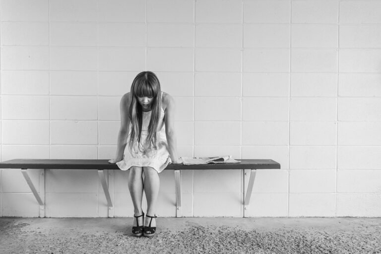 pixabay-cbt-i-treats-insomnia-by-retraining-the-habits-and-worries-t