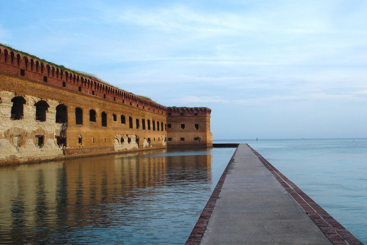 pixabay-dry-tortugas-a-remote-florida-park-built-around-a-brick-for