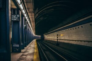 How a Pre‑Dawn Test on Clay Street Changed City Transit: The Invention, Spread and Survival of the Cable Car pixabay-how-a-pre-dawn-test-on-clay-street-changed-city-transit-t