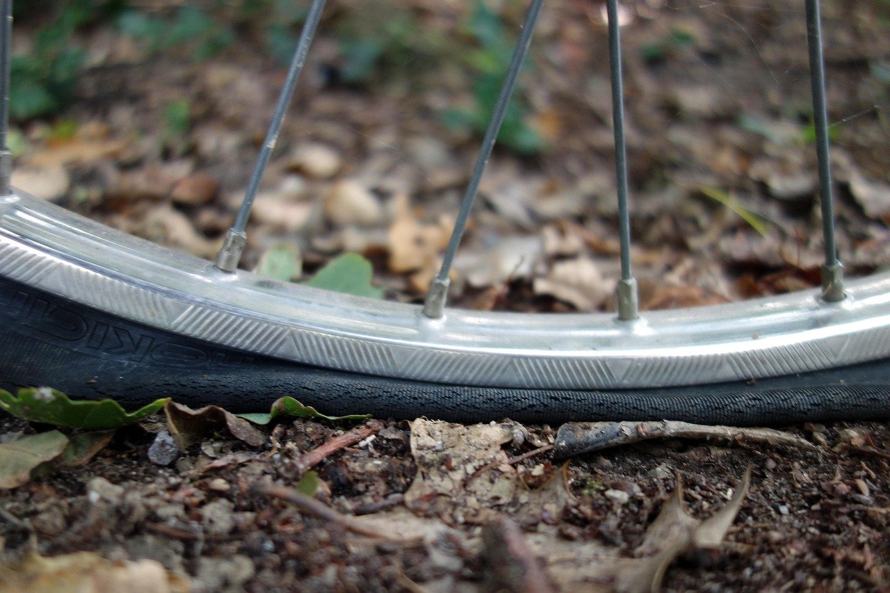 pixabay-how-to-change-a-flat-tire-safely-a-beginners-step-by-ste