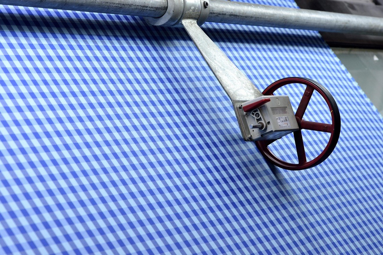 pixabay-how-to-fix-a-running-toilet-check-the-flapper-chain-and-fi
