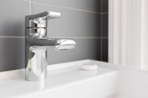 How to Recaulk a Tub or Sink: Choose the Right Sealant and Start With a Clean Seam pixabay-how-to-recaulk-a-tub-or-sink-choose-the-right-sealant-and-s