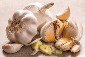 One Garlic Clove Becomes a Bulb: How to Plant Garlic for a Home Harvest pixabay-one-garlic-clove-becomes-a-bulb-how-to-plant-garlic-for-a-h