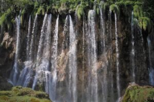 pixabay-plitvices-waterfalls-are-still-being-built-by-the-landsca