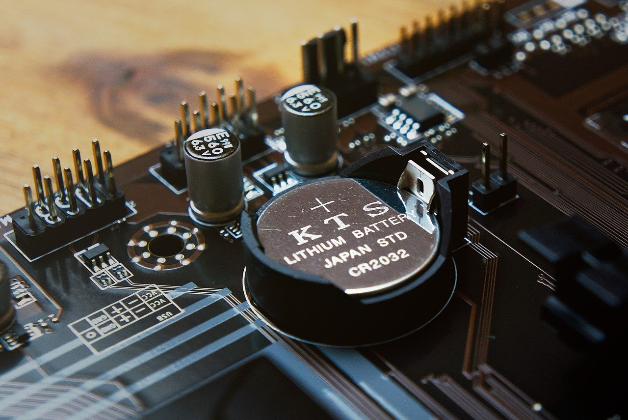 pixabay-the-lithium-ion-battery-three-breakthroughs-behind-a-pocket